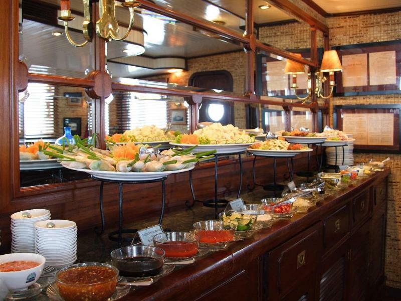 Emeraude Classic Cruises Hotel Ha Long Bagian luar foto