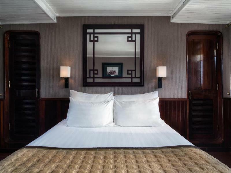 Emeraude Classic Cruises Hotel Ha Long Bagian luar foto