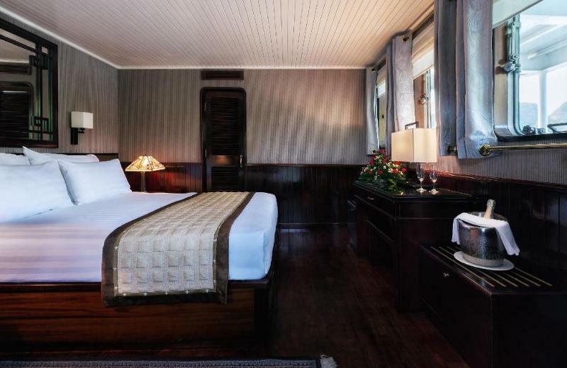 Emeraude Classic Cruises Hotel Ha Long Bagian luar foto