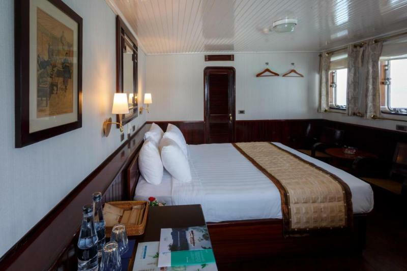 Emeraude Classic Cruises Hotel Ha Long Bagian luar foto