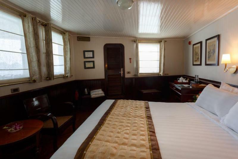 Emeraude Classic Cruises Hotel Ha Long Bagian luar foto